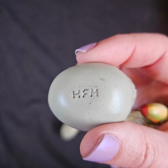 Three Hatching Toucan Babies Clay Figurines Signed HFM - Picture 7 of 7